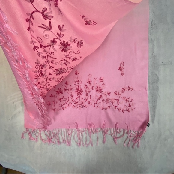 Embroidered Shawl Wool / Viscose Scarf with Fringe Pink and Red 70 inches long - Picture 5 of 12